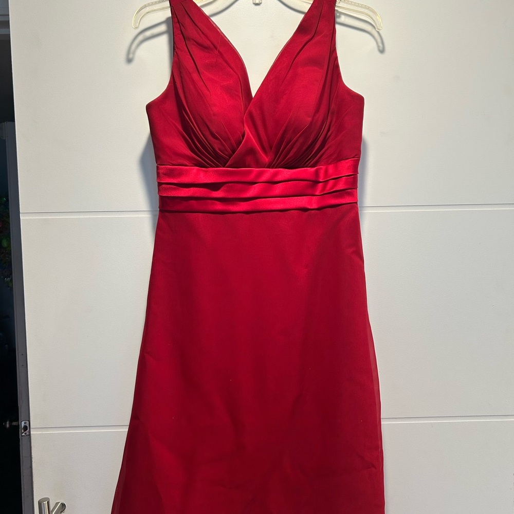Elegant Red Sleeveless Dress